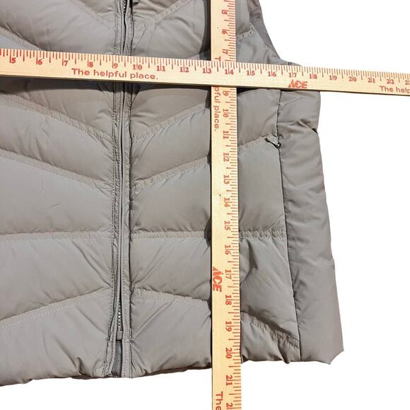 LL Bean Women’s Goose Down Puffer Vest Size Small Gray Insulated Warm Outdoor - Picture 3 of 5